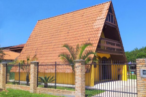 Casa de Praia Chalé Dourado